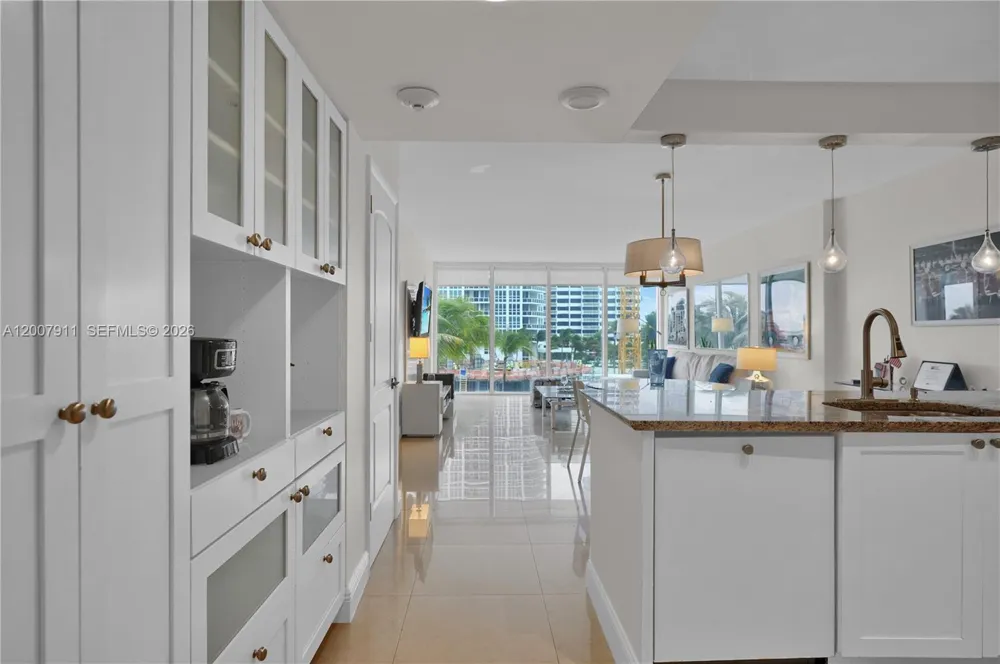 10275 Collins Ave #315 Bal Harbour, FL 33154