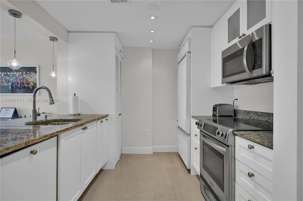 10275 Collins Ave #315 Bal Harbour, FL 33154