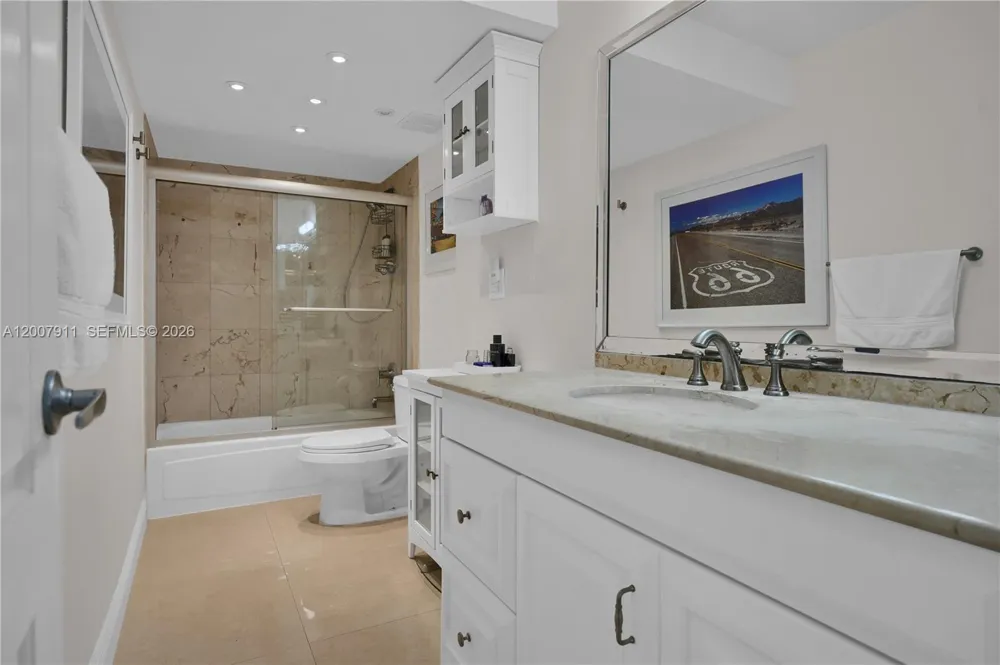 10275 Collins Ave #315 Bal Harbour, FL 33154