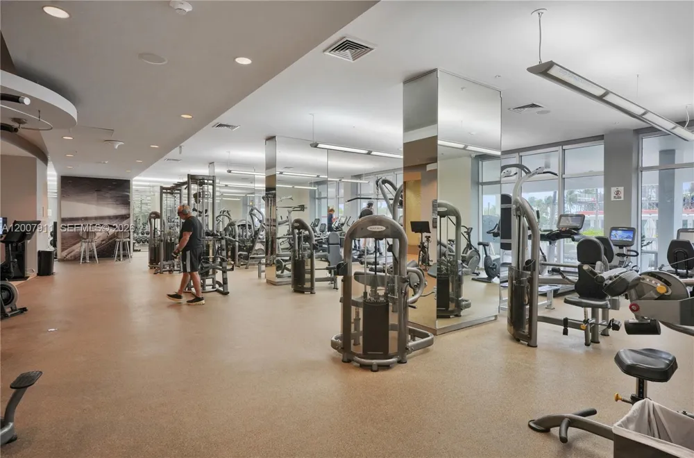 10275 Collins Ave #315 Bal Harbour, FL 33154