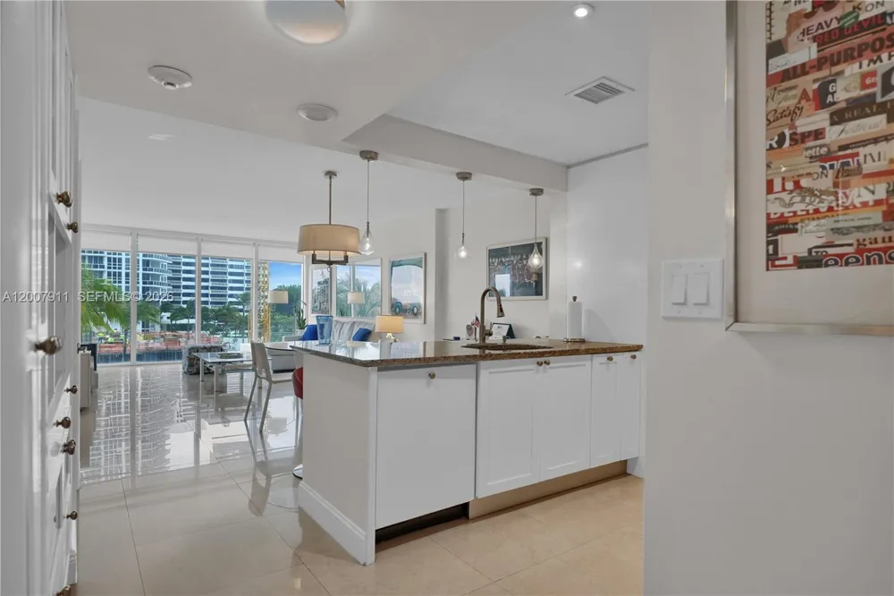 10275 Collins Ave #315 Bal Harbour, FL 33154