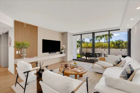 3640 Yacht Club Dr #310