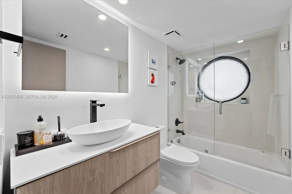 3640 Yacht Club Dr #310 Aventura, FL 33180