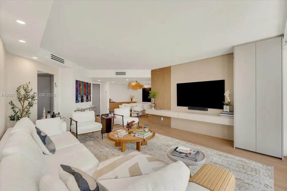 3640 Yacht Club Dr #310 Aventura, FL 33180