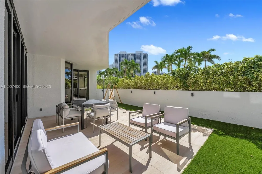 3640 Yacht Club Dr #310 Aventura, FL 33180