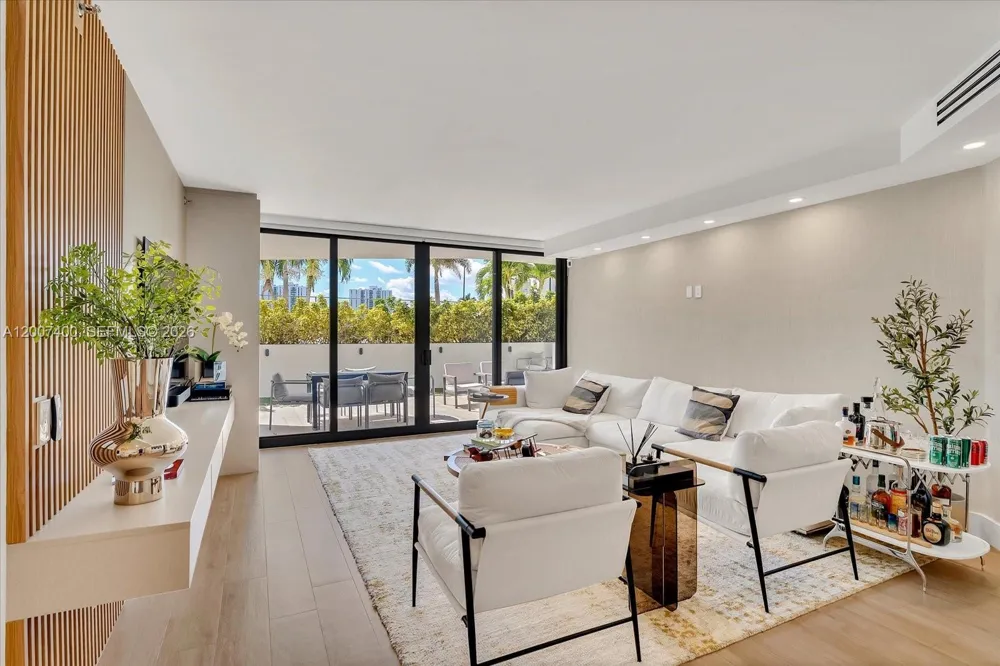 3640 Yacht Club Dr #310 Aventura, FL 33180