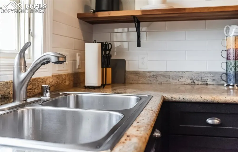 13 Oak Place Manitou Springs, CO 80829