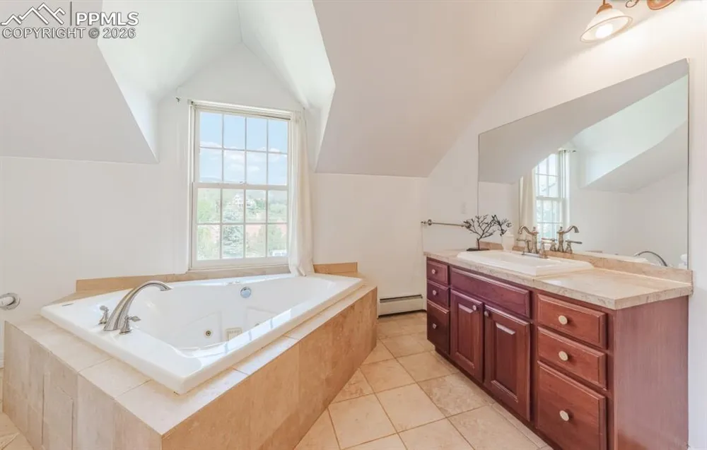 13 Oak Place Manitou Springs, CO 80829