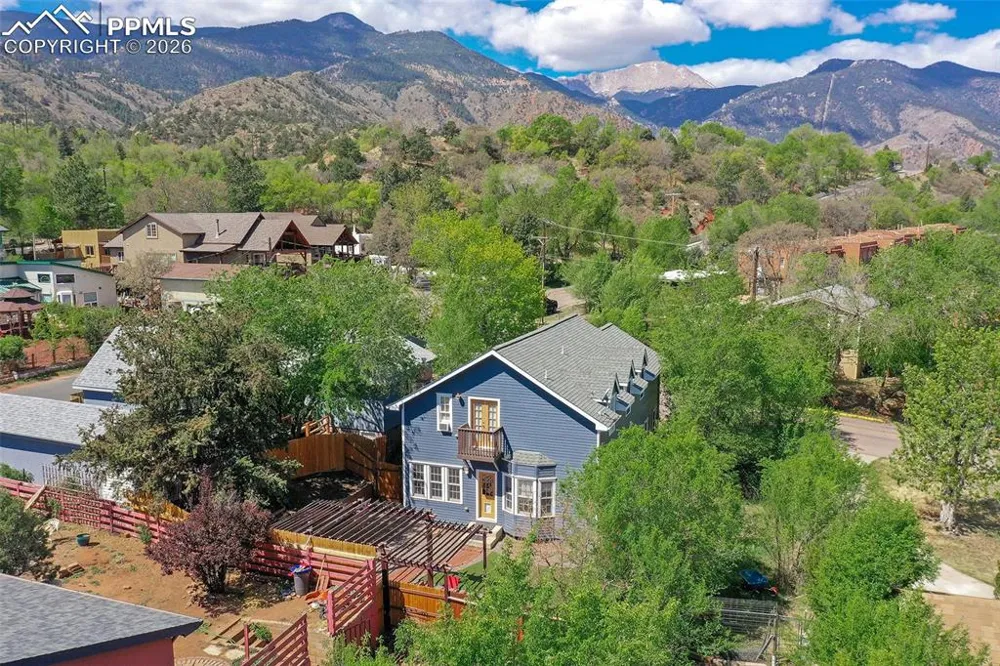 13 Oak Place Manitou Springs, CO 80829