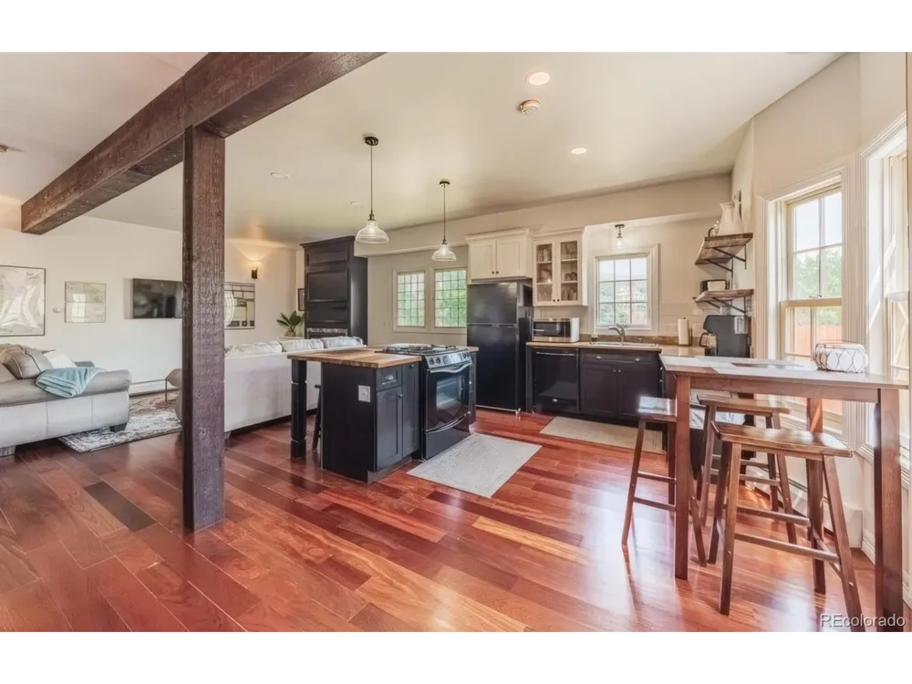 13 Oak Place Manitou Springs, CO 80829