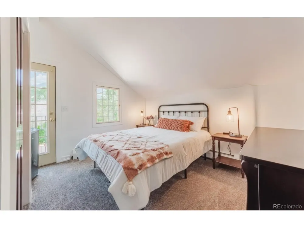 13 Oak Place Manitou Springs, CO 80829