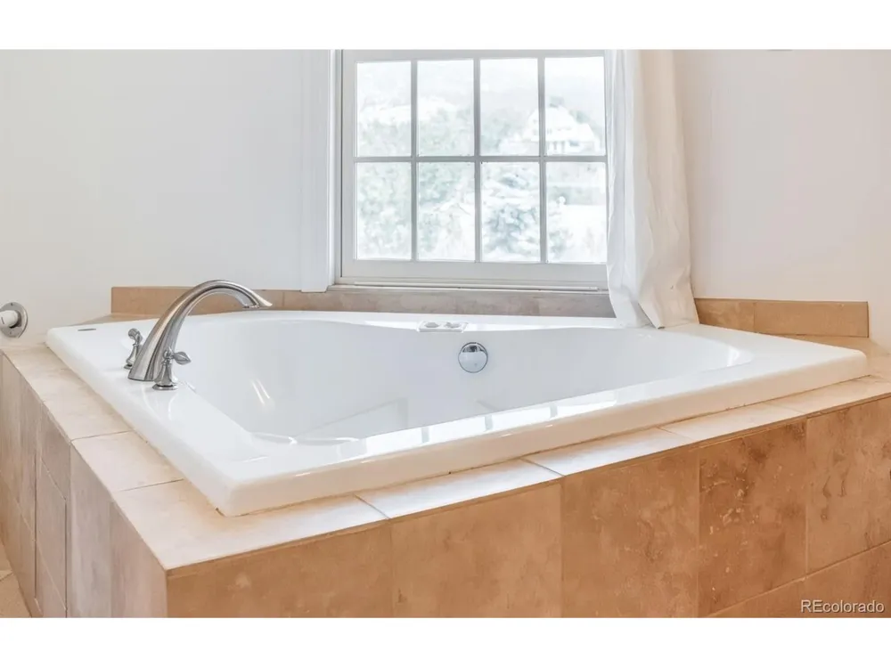 13 Oak Place Manitou Springs, CO 80829
