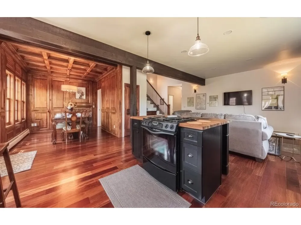 13 Oak Place Manitou Springs, CO 80829