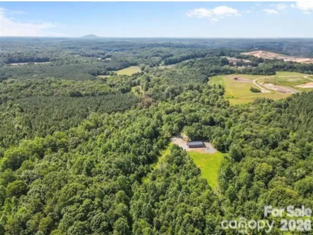 1371 Alexis High Shoals Road Dallas, NC 28034