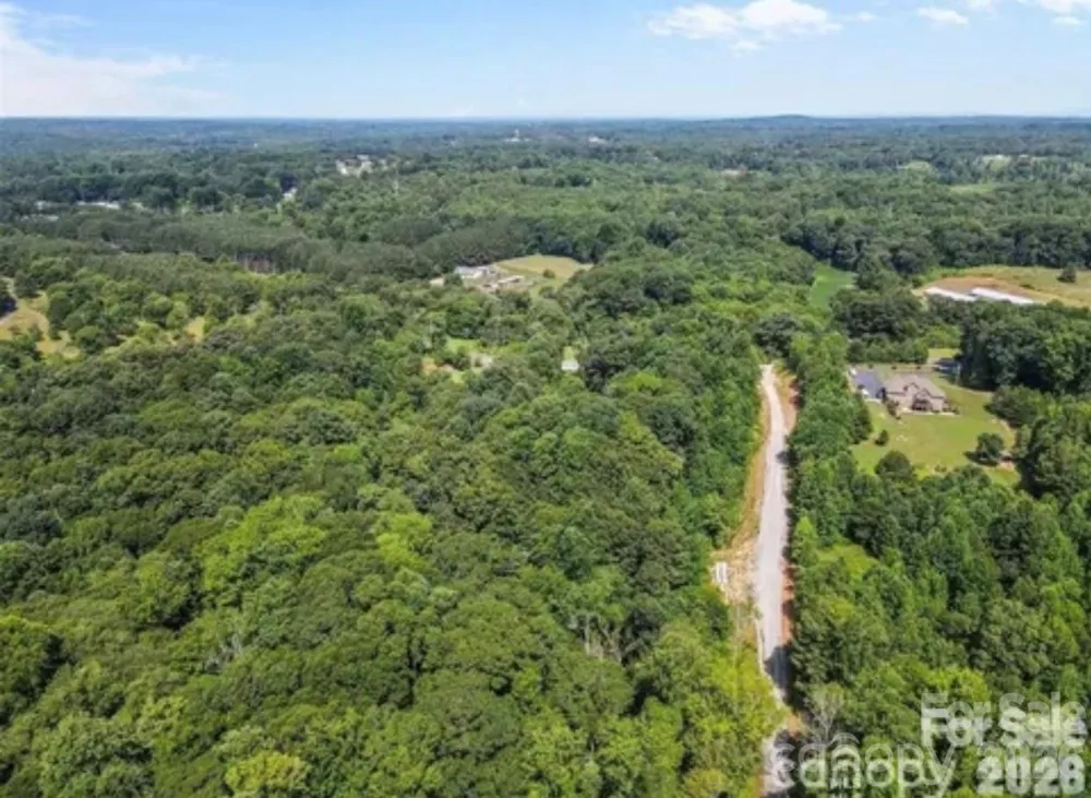 1371 Alexis High Shoals Road Dallas, NC 28034