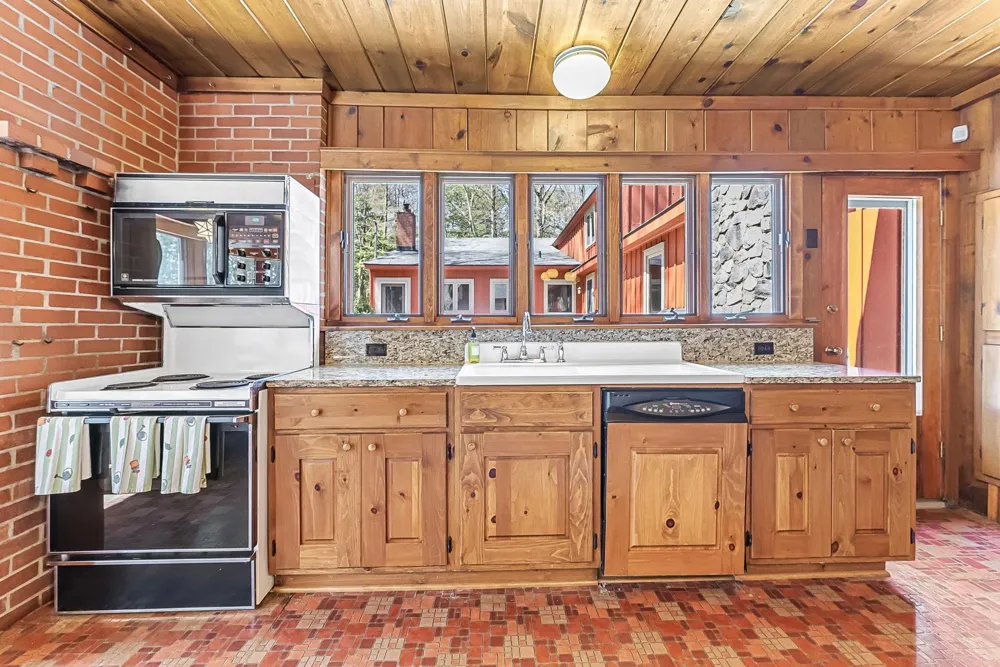 7822 W Welch Road Empire Township, MI 49630