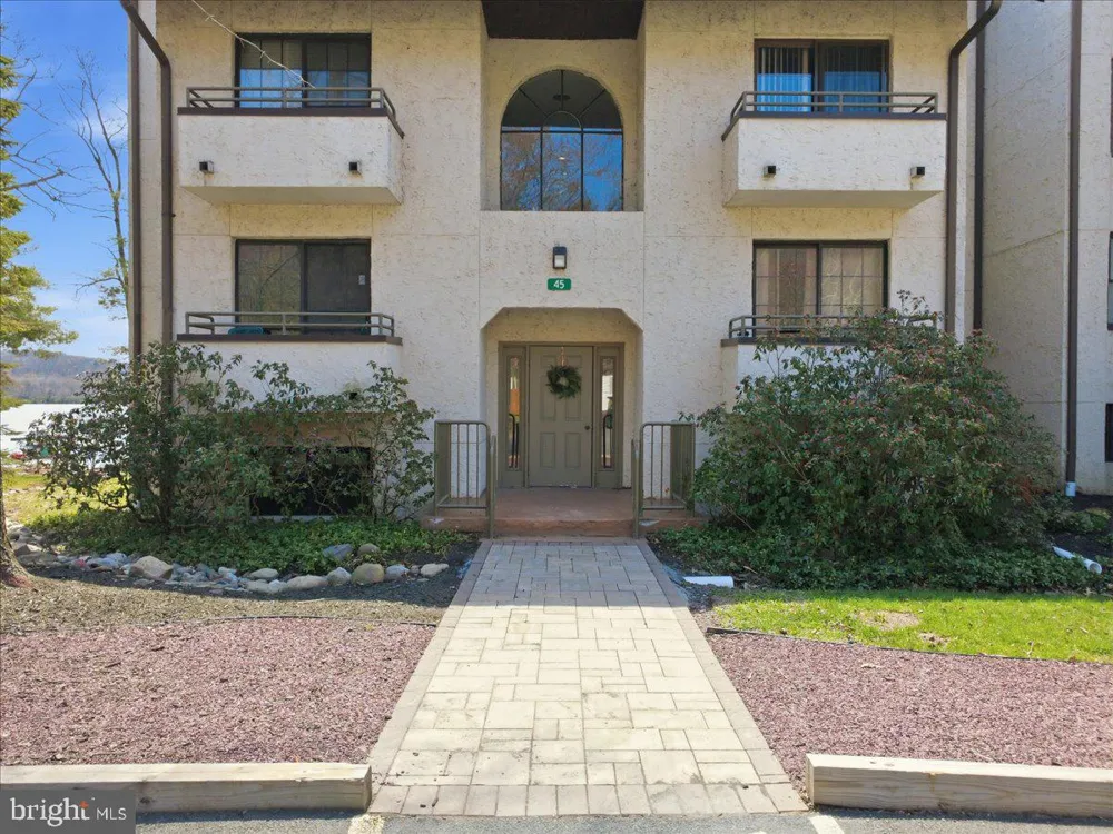 45 MIDLAKE #101G Lake Harmony, PA 18624