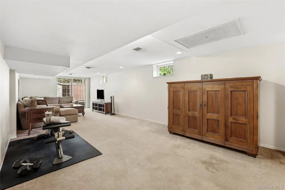 35 Mayer Drive Suffern, NY 10901