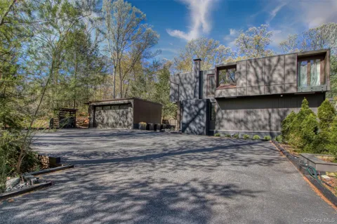 20 Fawn Hill Road