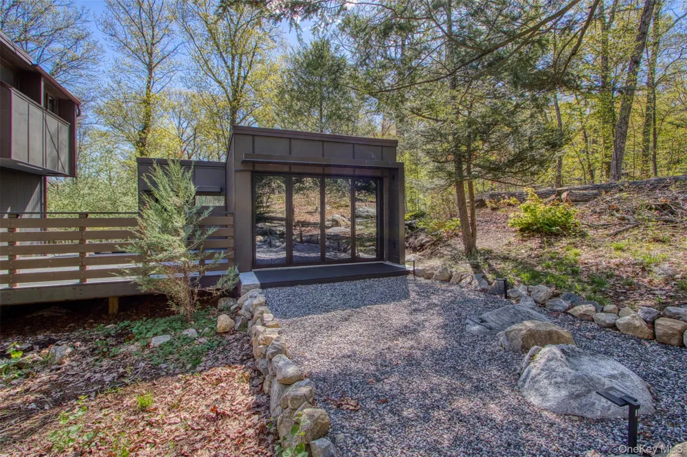 20 Fawn Hill Road Tuxedo Park, NY 10987