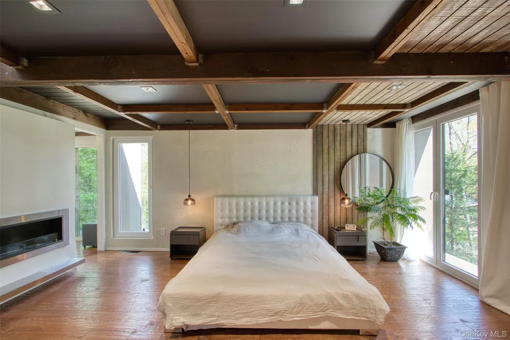 20 Fawn Hill Road Tuxedo Park, NY 10987