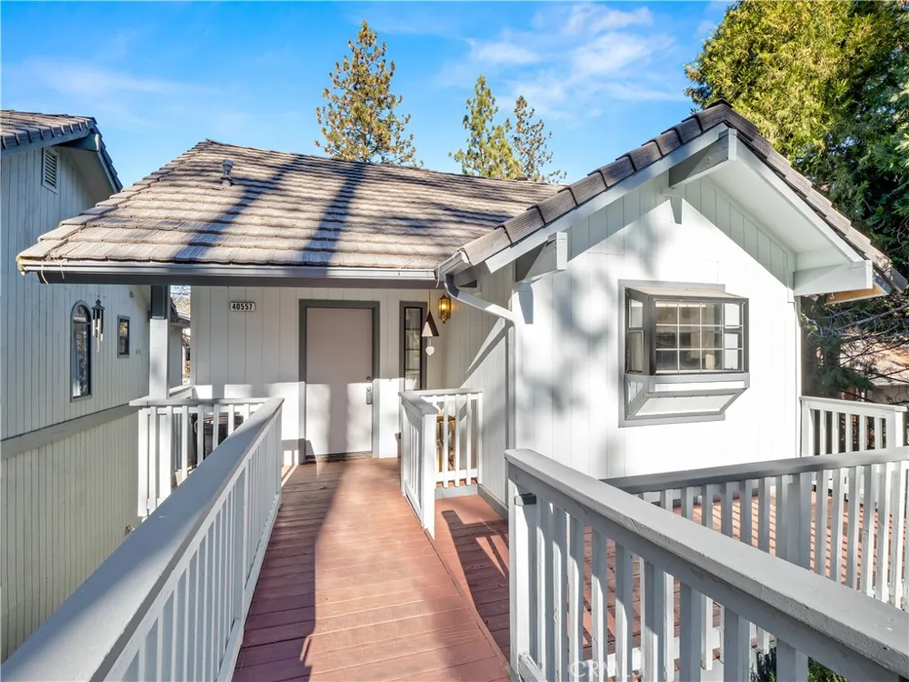 40557 Saddleback Road Bass Lake, CA 93604