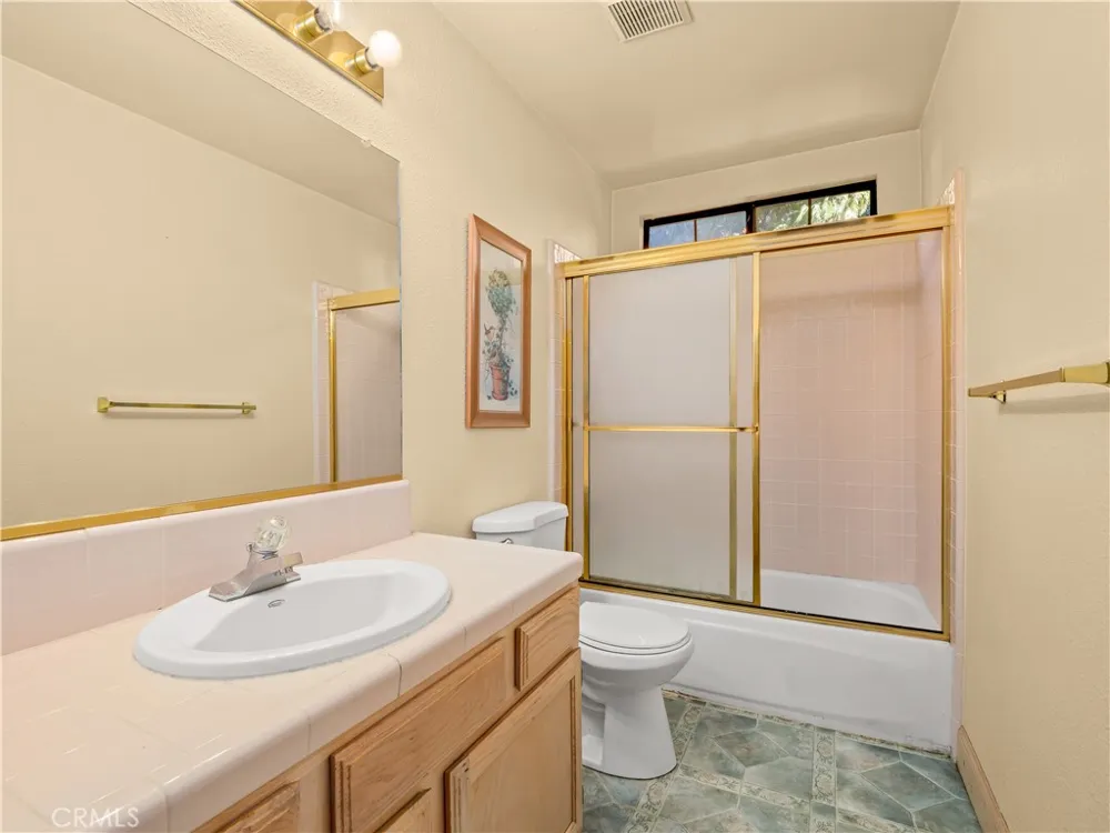 40557 Saddleback Road Bass Lake, CA 93604
