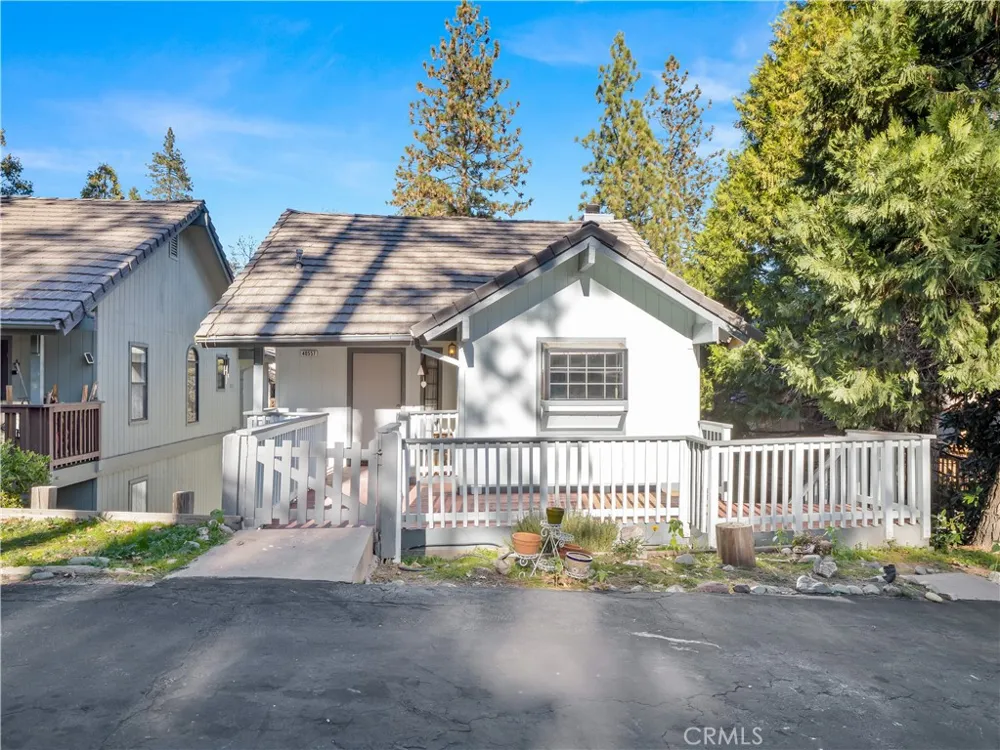 40557 Saddleback Road Bass Lake, CA 93604