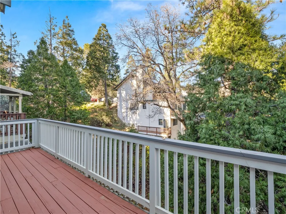 40557 Saddleback Road Bass Lake, CA 93604