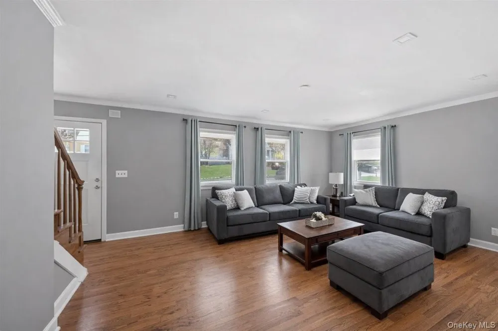 33 Greenwood Lane White Plains, NY 10607