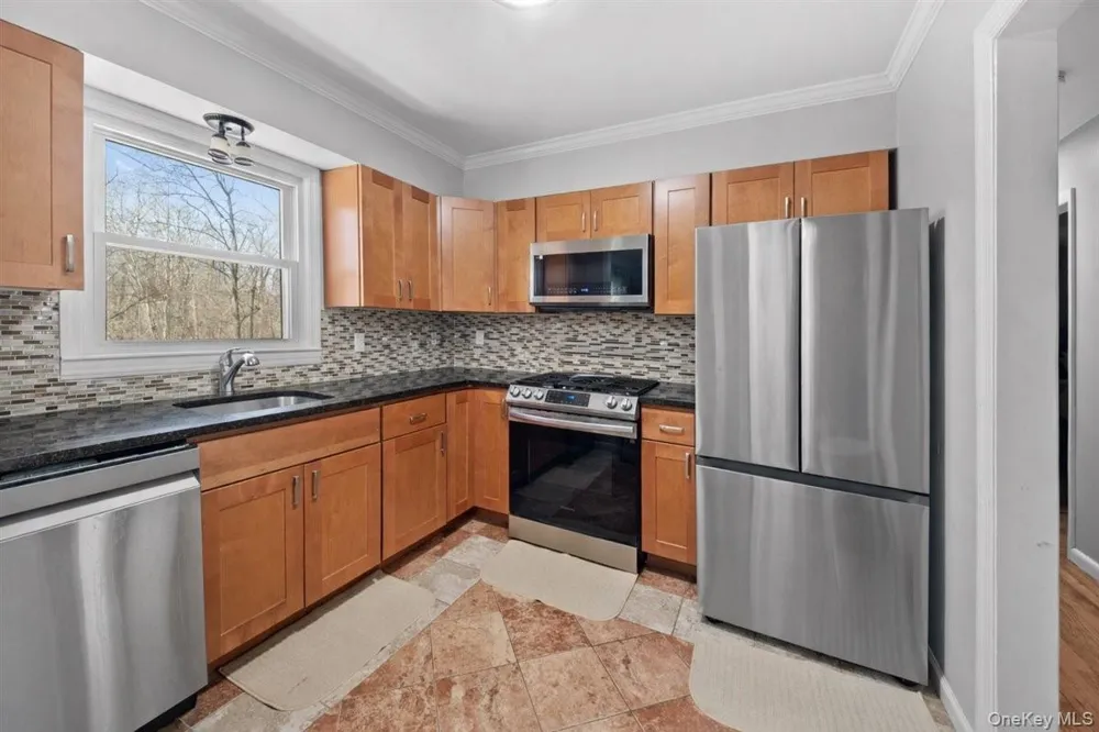33 Greenwood Lane White Plains, NY 10607