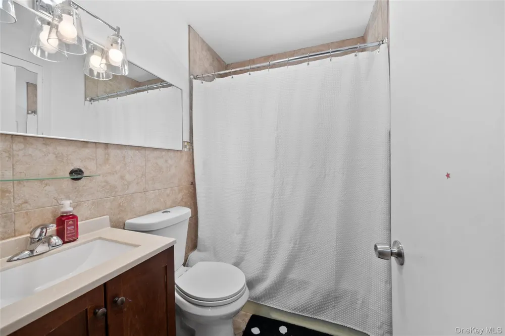 33 Greenwood Lane White Plains, NY 10607