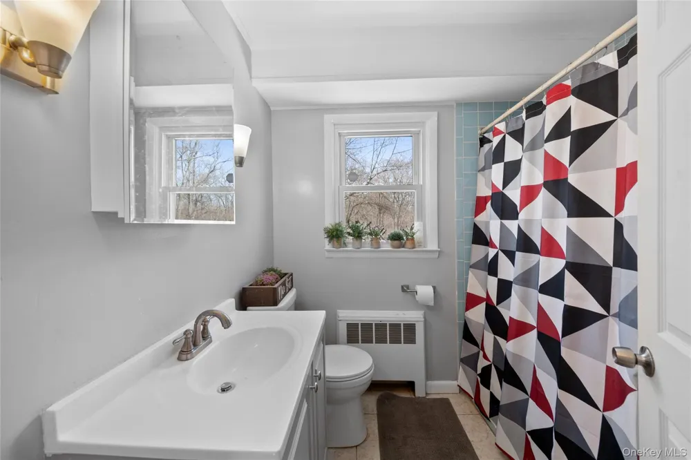 33 Greenwood Lane White Plains, NY 10607
