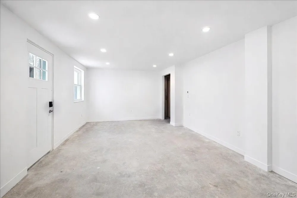 33 Greenwood Lane White Plains, NY 10607
