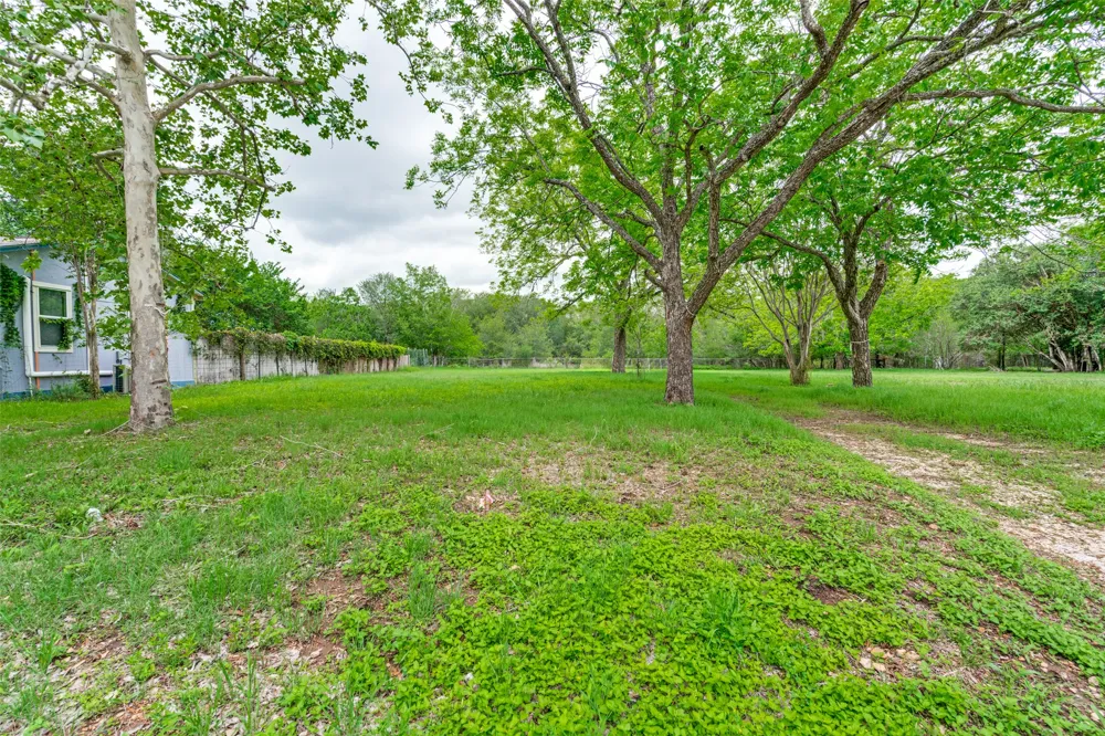 1110 Gravel Street San Marcos, TX 78666
