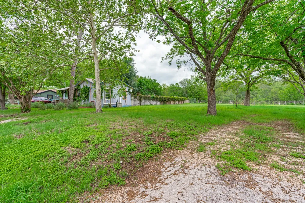 1110 Gravel Street San Marcos, TX 78666