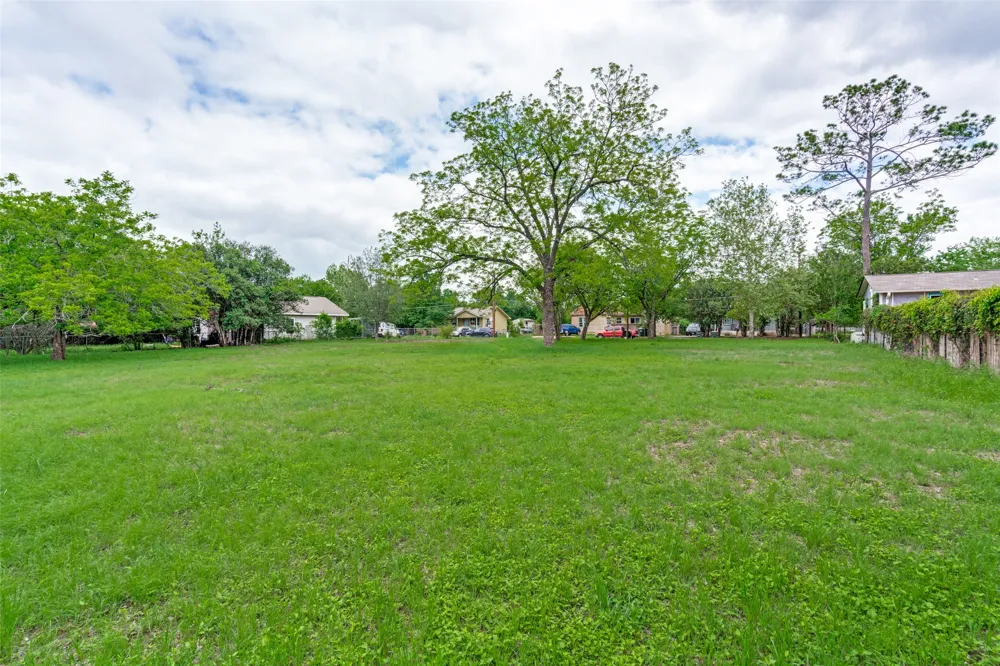 1110 Gravel Street San Marcos, TX 78666