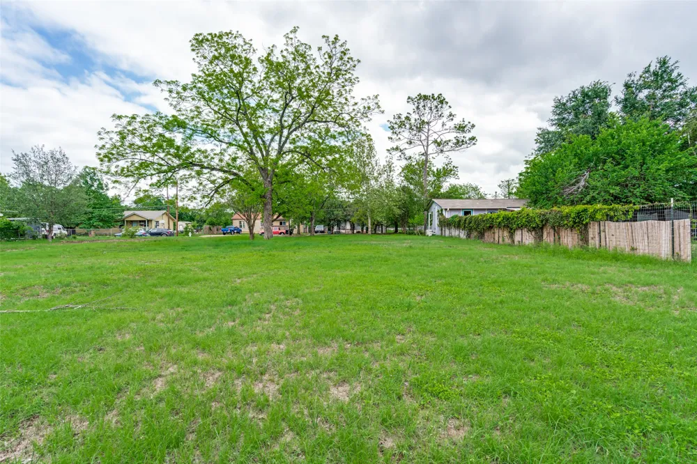 1110 Gravel Street San Marcos, TX 78666