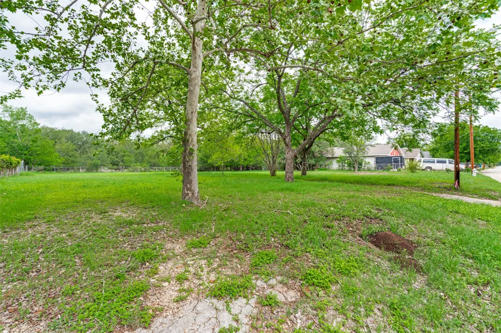 1110 Gravel Street San Marcos, TX 78666