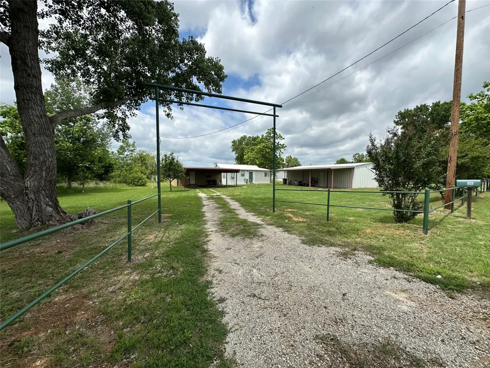 1141 Airport Road Possum Kingdom Lake, TX 76449