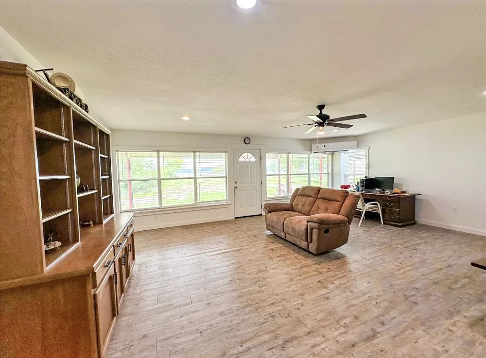 1141 Airport Road Possum Kingdom Lake, TX 76449