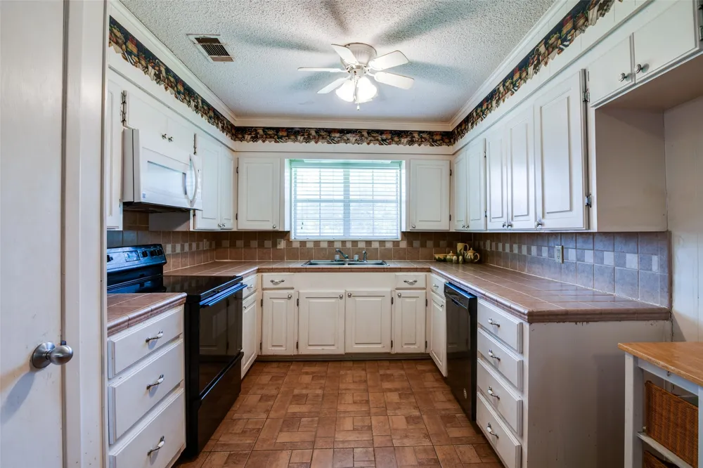 464 VZ County Road 2120 Canton, TX 75103