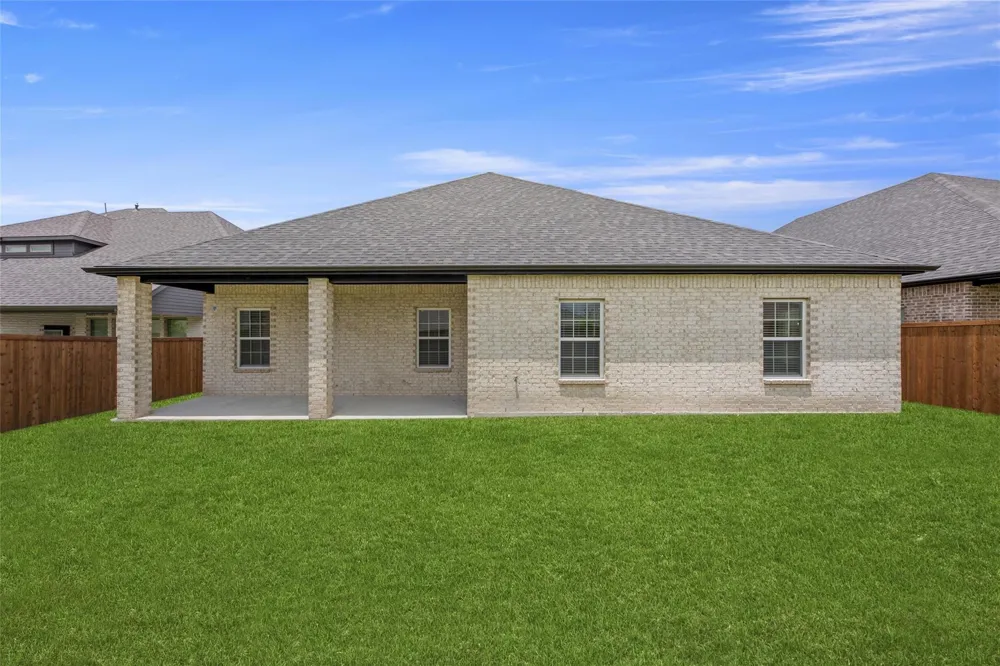 304 Community Drive Lavon, TX 75166