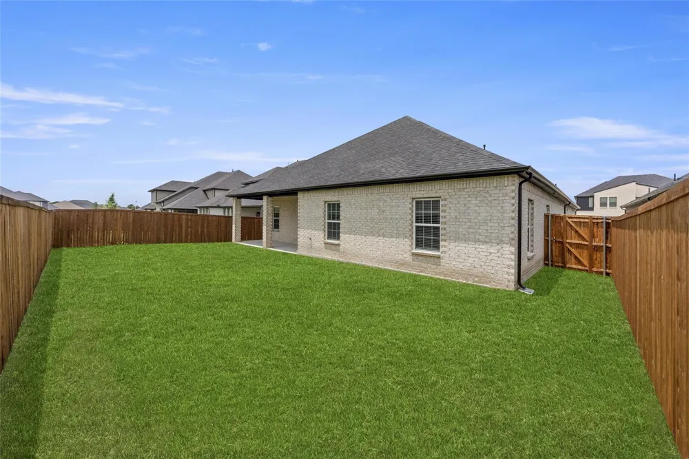 304 Community Drive Lavon, TX 75166