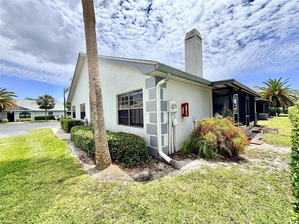 2749 COUNTRYSIDE BOULEVARD #14 Clearwater, FL 33761