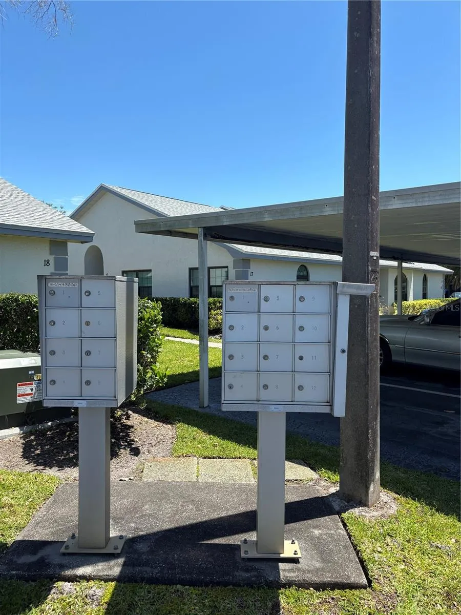 2749 COUNTRYSIDE BOULEVARD #14 Clearwater, FL 33761