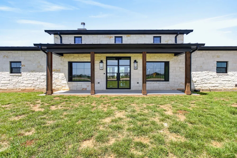 6384 US HWY 281 S Jacksboro, TX 76458