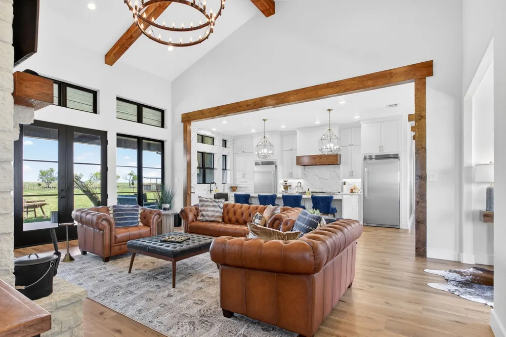 6384 US HWY 281 S Jacksboro, TX 76458