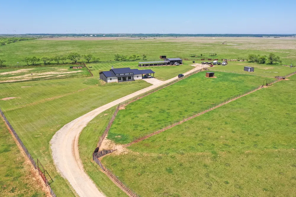 6384 US HWY 281 S Jacksboro, TX 76458