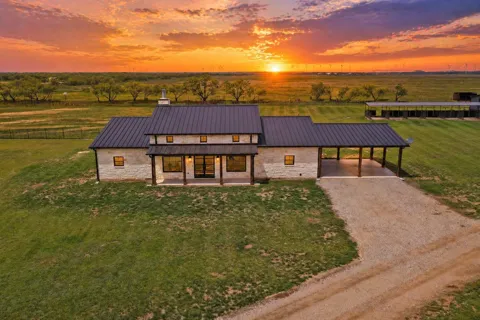 6384 US HWY 281 S
